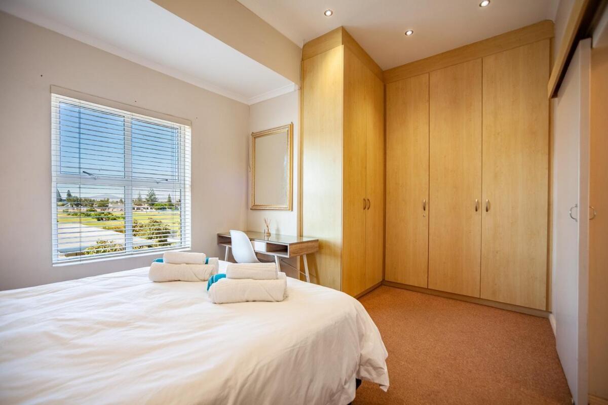 Coral Breeze Walk To Everything Apartamento