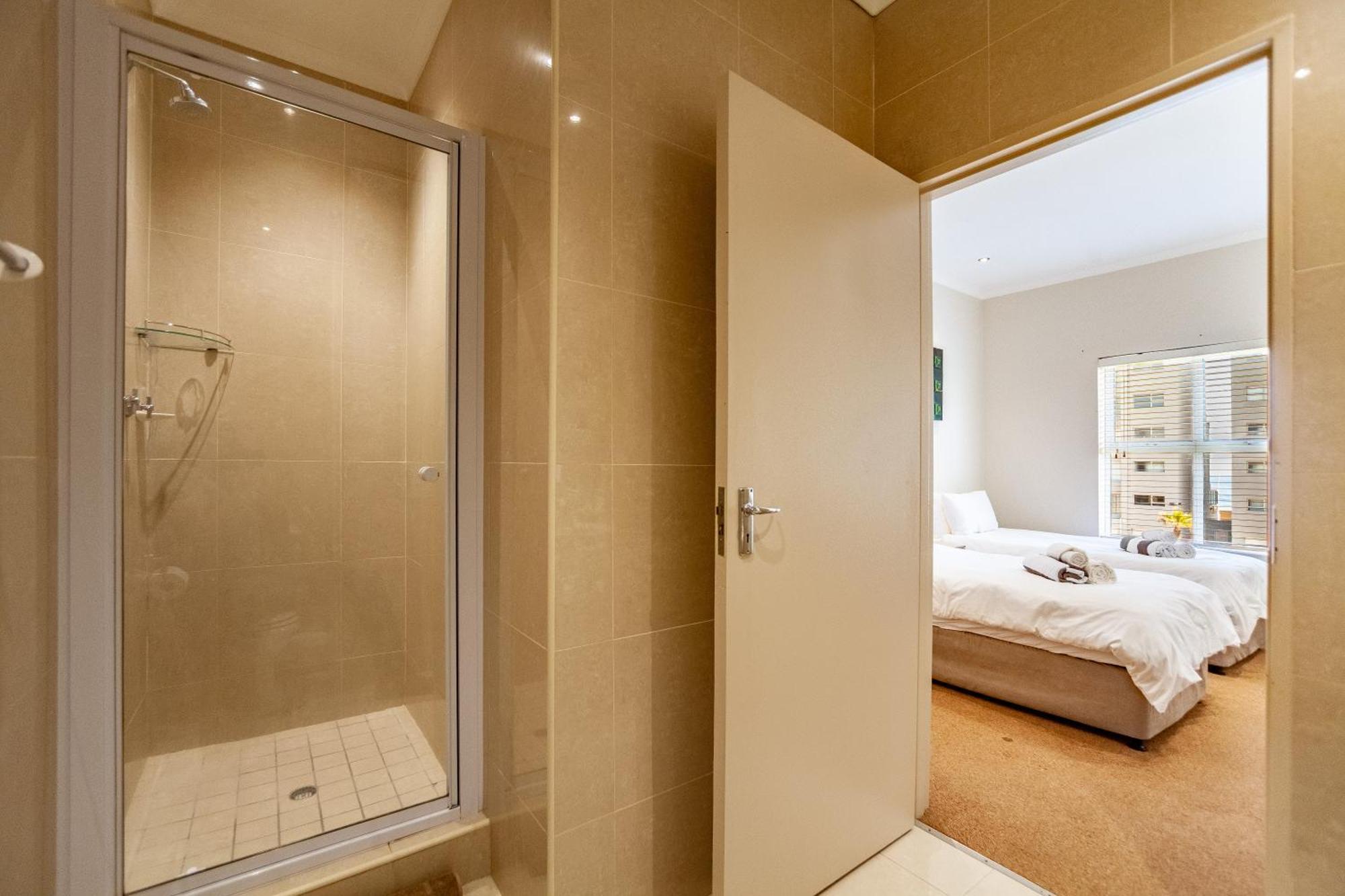 Coral Breeze Walk To Everything Apartamento